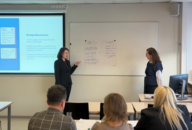 Надія Горішна презентує результати напрацювань під час групової роботи